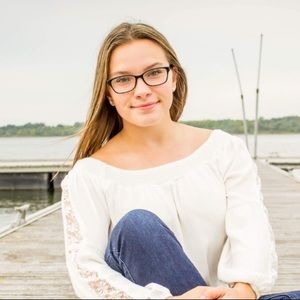 Meet your Posher, Abby